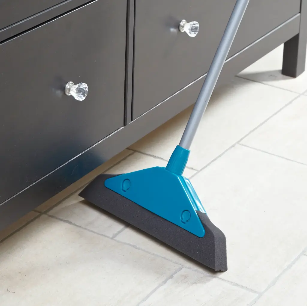 Foam Broom Click System